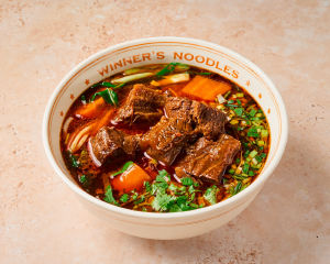 Nouilles au bœuf braisé en bouillon